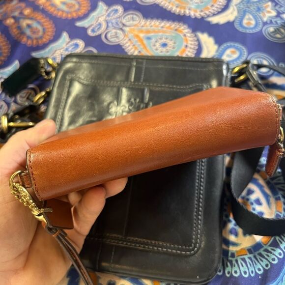 Vintage Coach Large Brown Leather Accordion Zip Wristlet Wallet - Picture 2 of 5